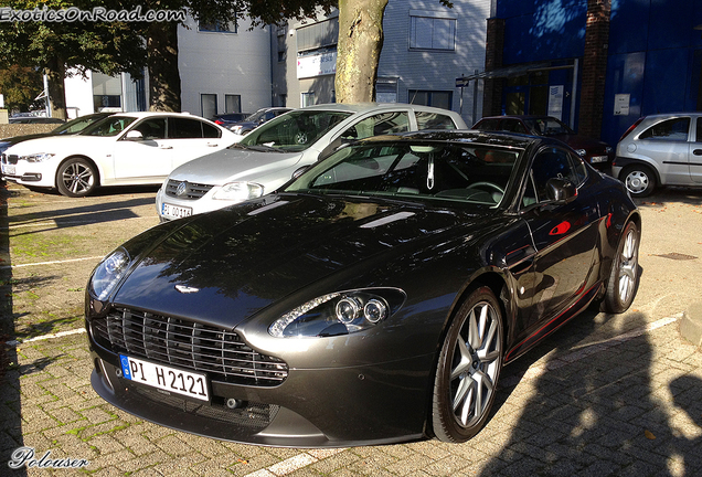 Aston Martin V8 Vantage S