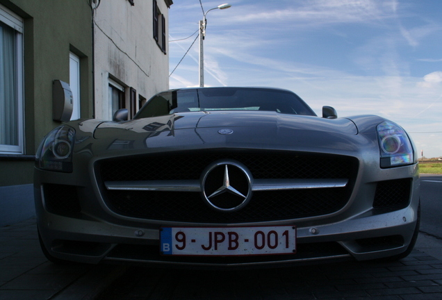 Mercedes-Benz SLS AMG