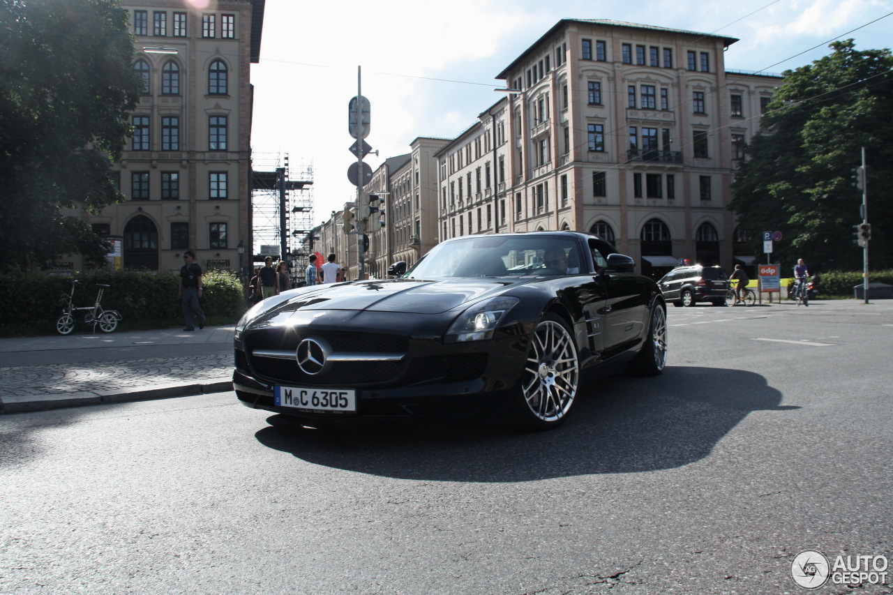 Mercedes-Benz SLS AMG