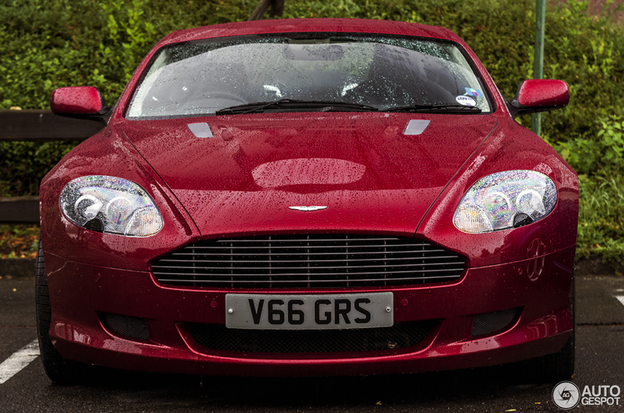 Aston Martin DB9