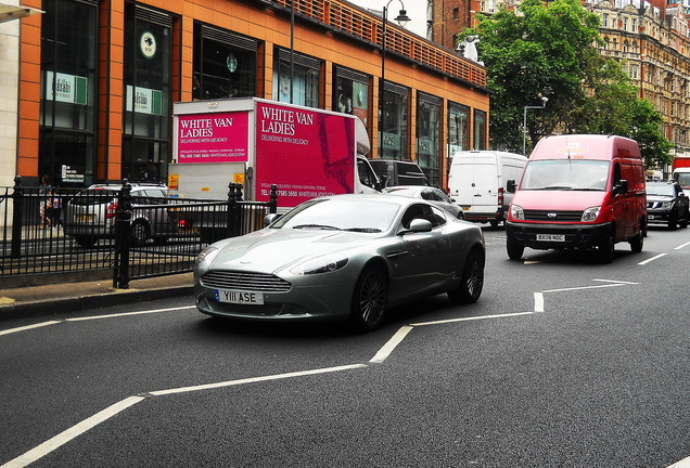 Aston Martin DB9 2010