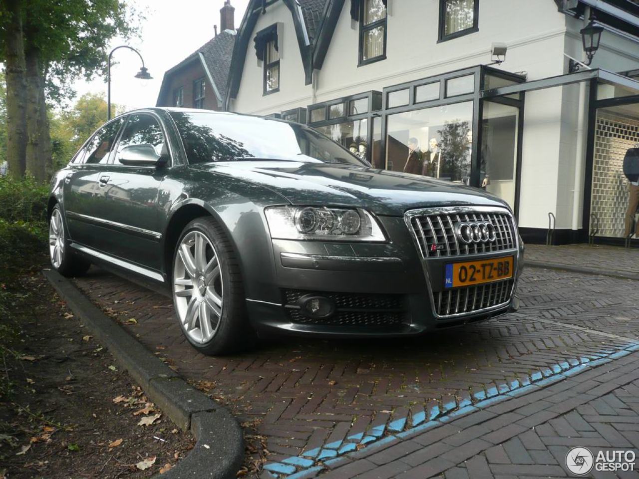 Audi S8 D3