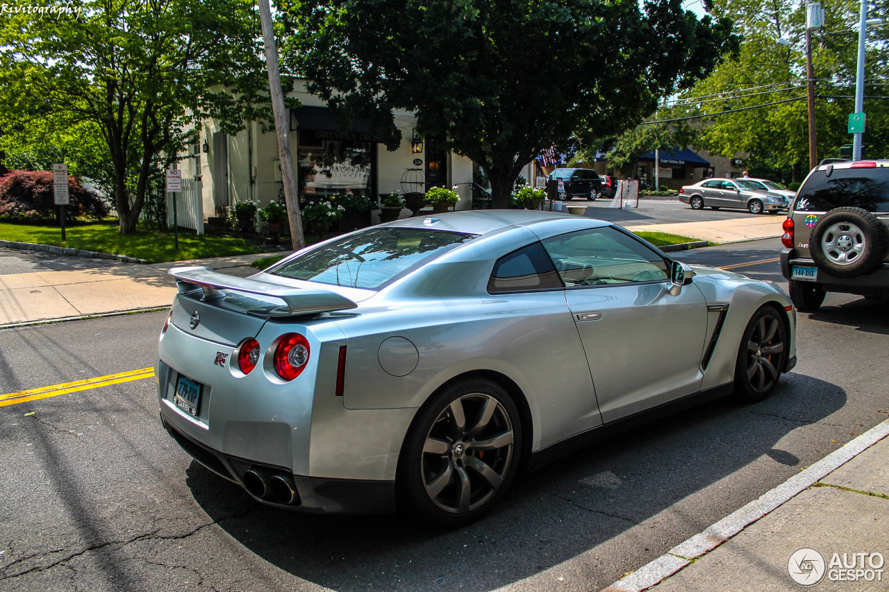 Nissan GT-R