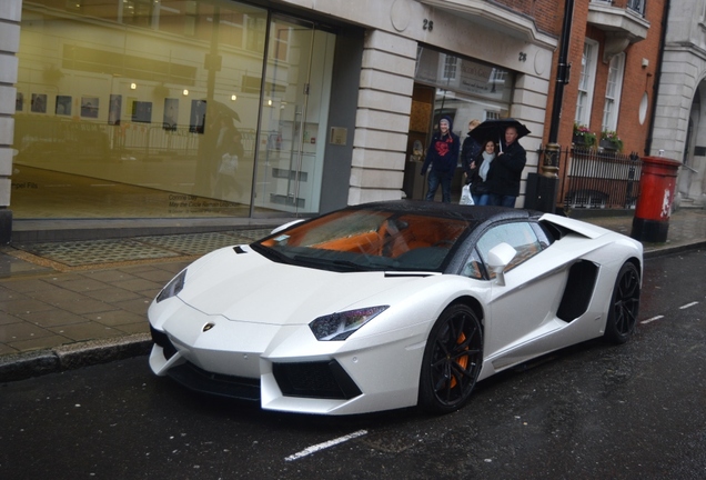 Lamborghini Aventador LP700-4 Roadster