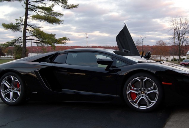 Lamborghini Aventador LP700-4 Roadster