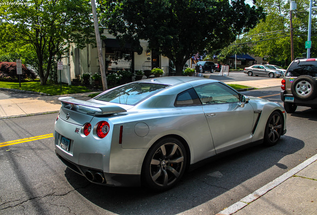 Nissan GT-R