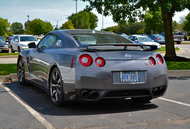 Nissan GT-R