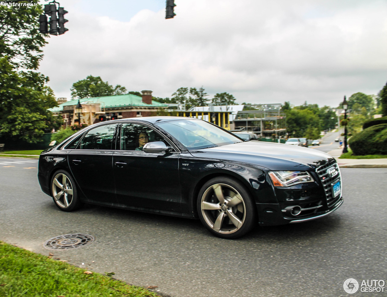 Audi S8 D4