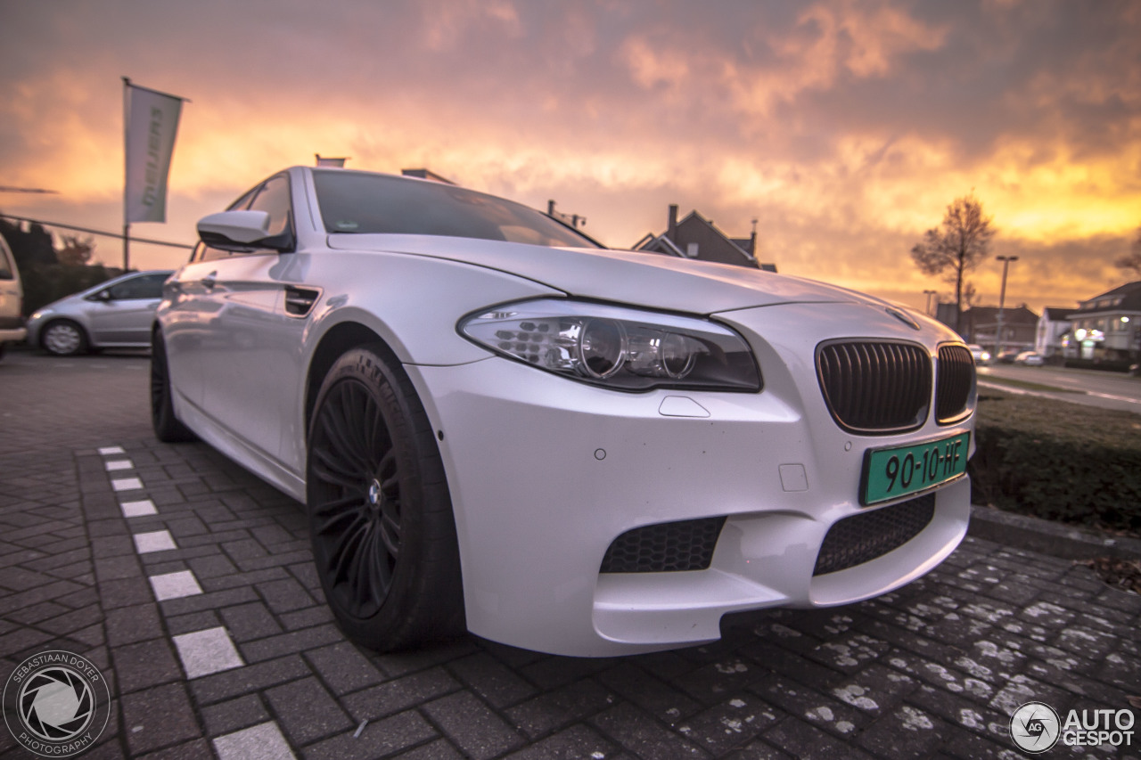 BMW M5 F10 2011