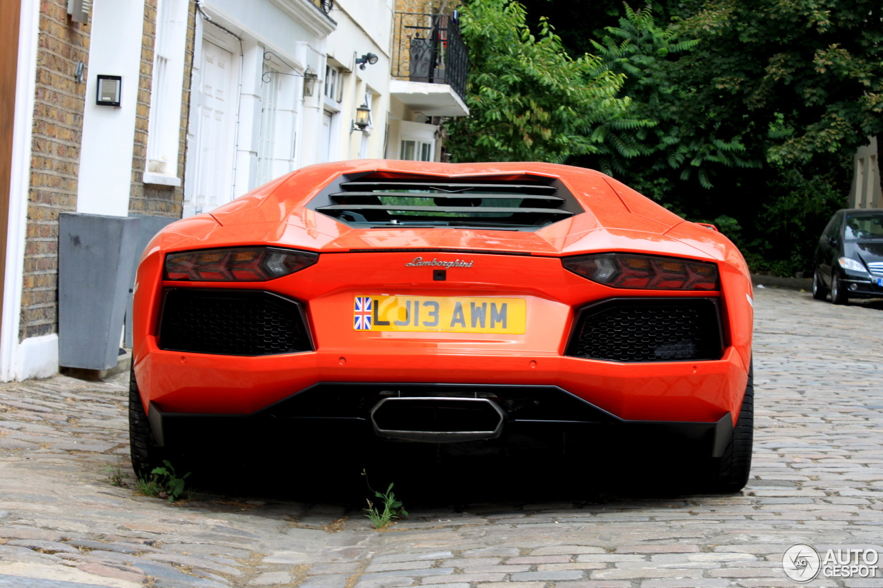 Lamborghini Aventador LP700-4