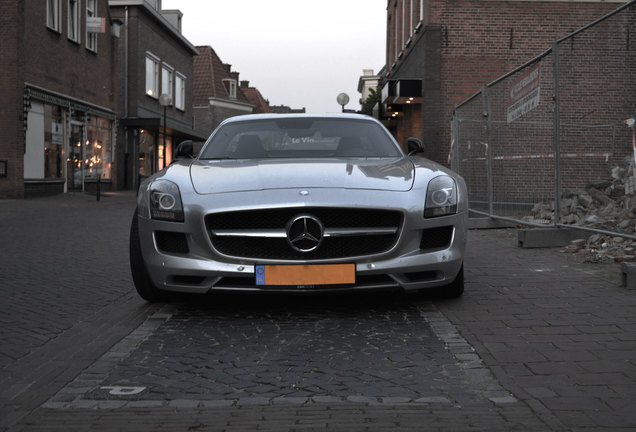 Mercedes-Benz SLS AMG