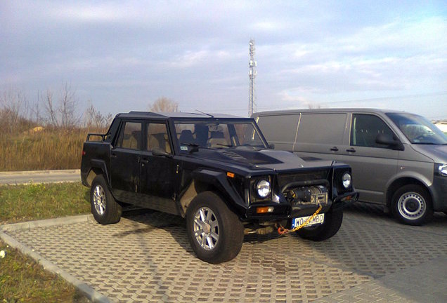 Lamborghini LM002