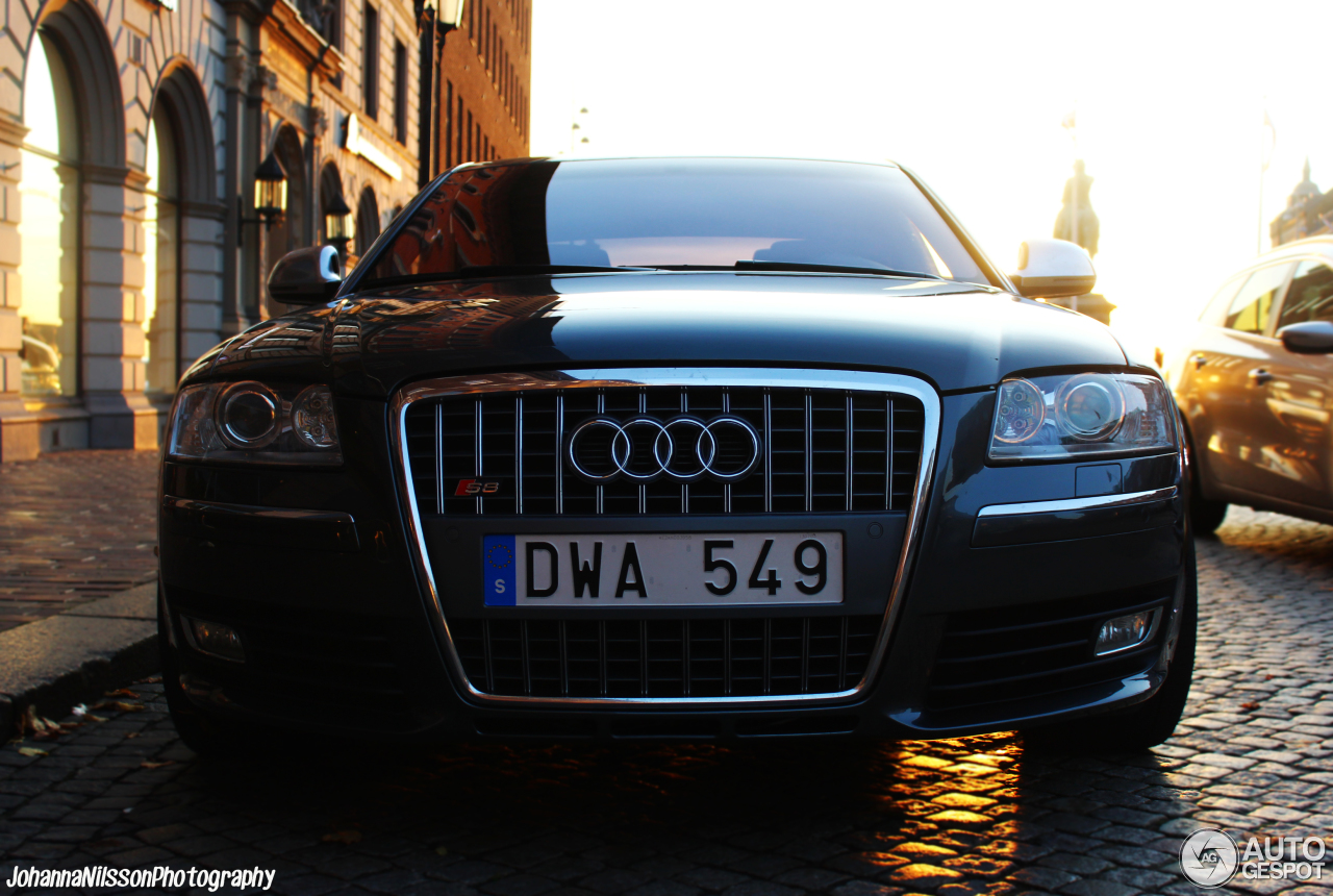 Audi S8 D3