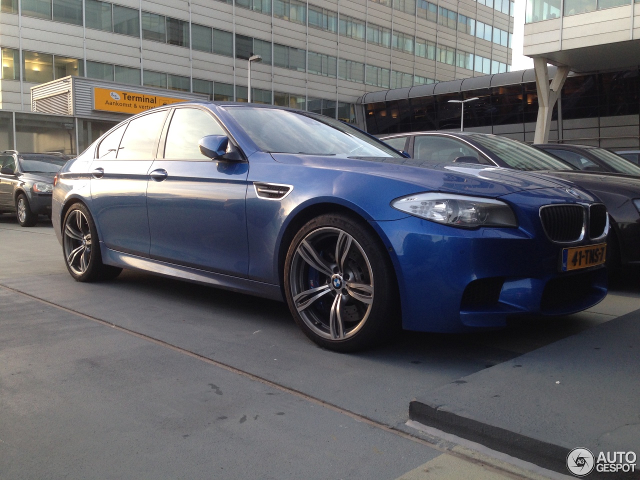 BMW M5 F10 2011