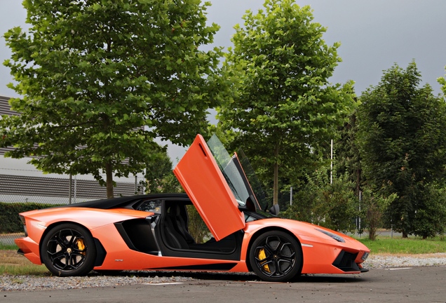 Lamborghini Aventador LP700-4