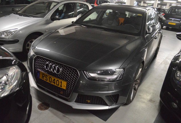 Audi RS4 Avant B8