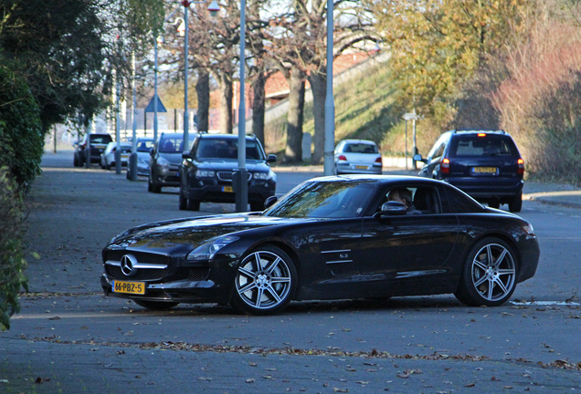 Mercedes-Benz SLS AMG