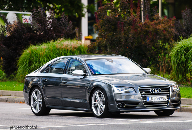 Audi S8 D4