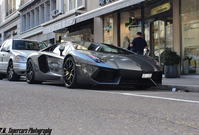 Lamborghini Aventador LP700-4