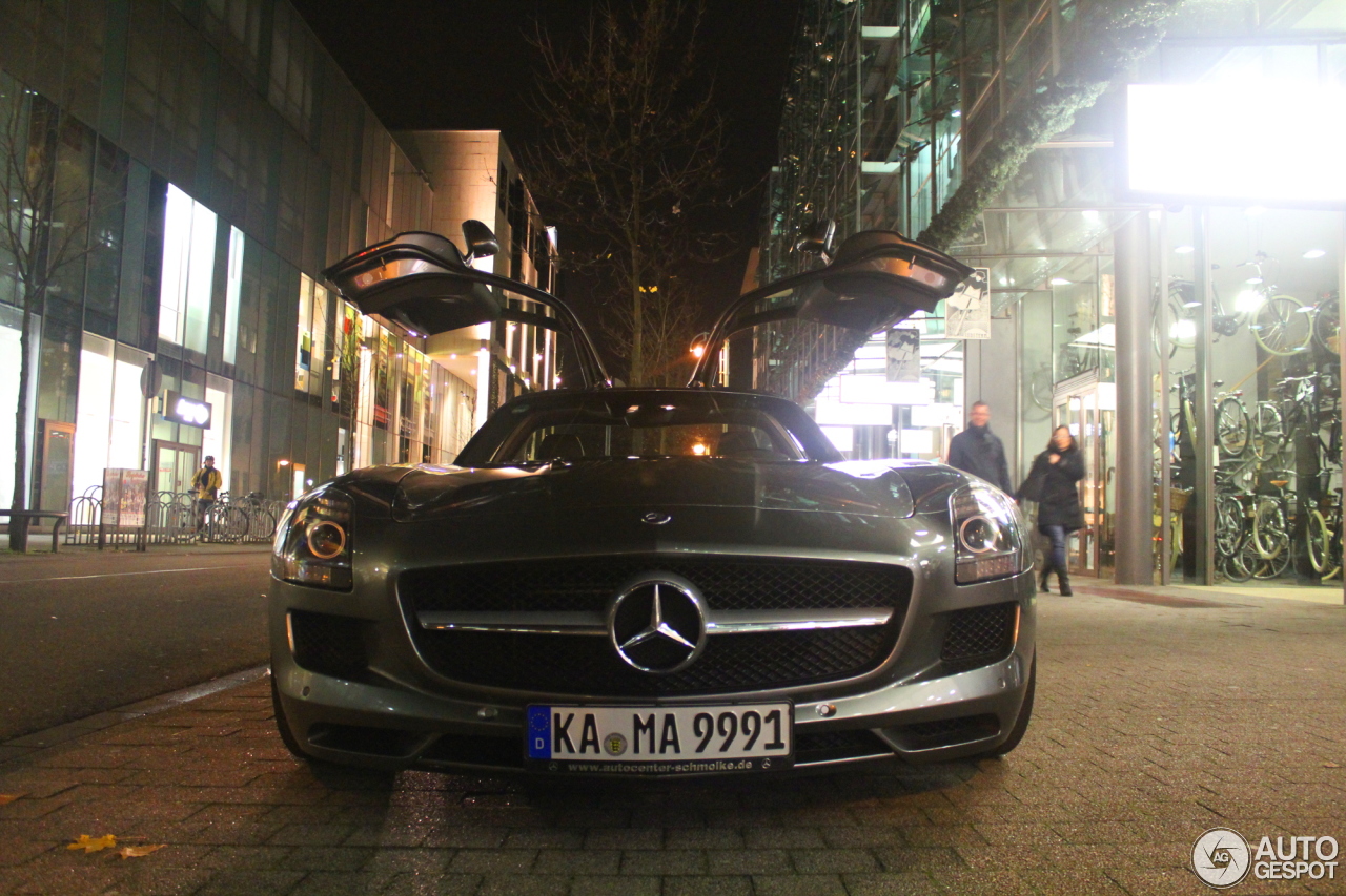 Mercedes-Benz SLS AMG