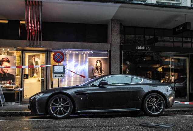 Aston Martin V12 Vantage