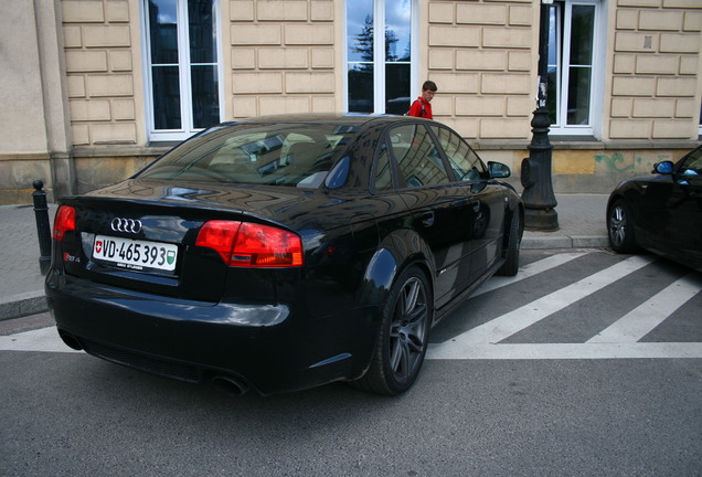 Audi RS4 Sedan