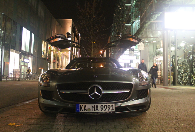 Mercedes-Benz SLS AMG