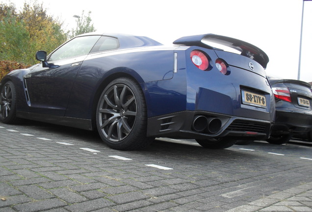 Nissan GT-R 2012