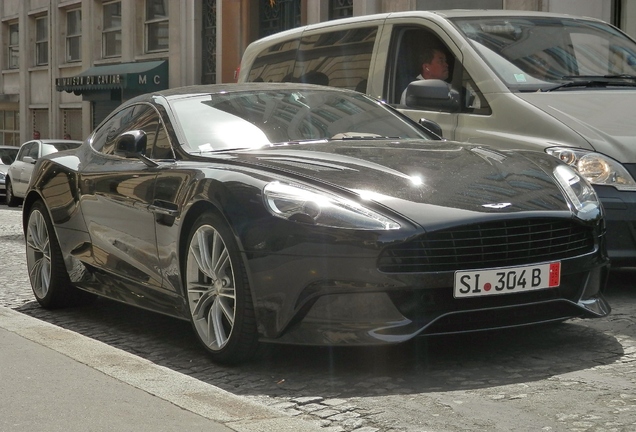 Aston Martin Vanquish 2013