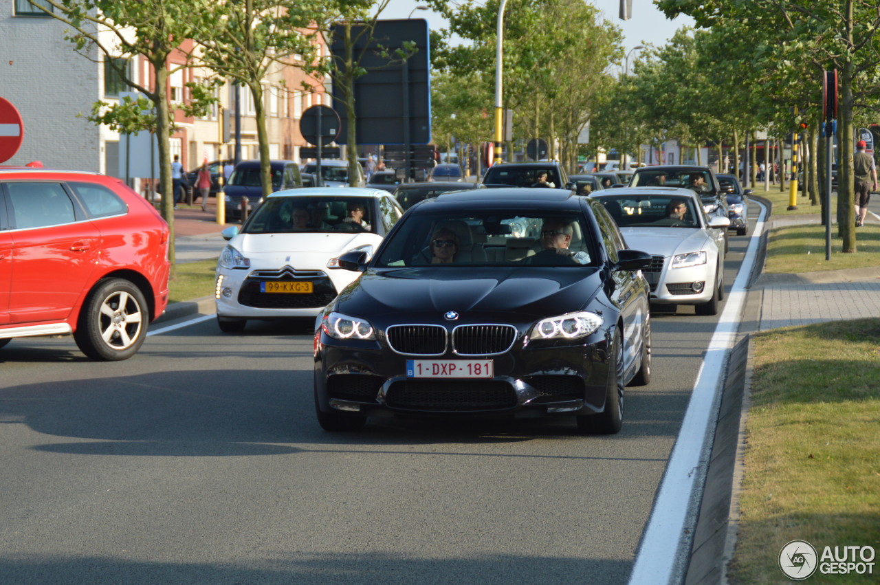 BMW M5 F10 2011