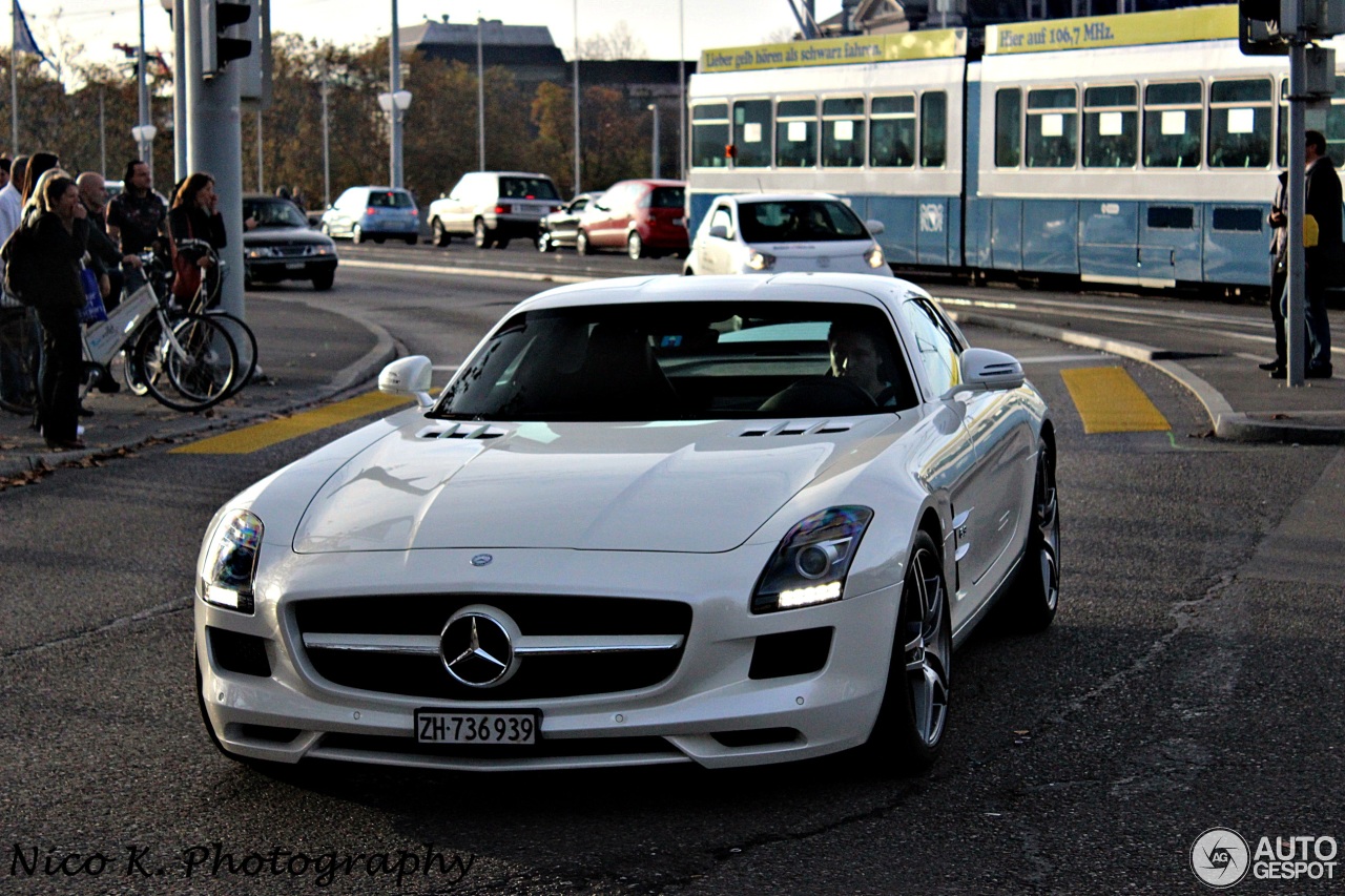 Mercedes-Benz SLS AMG