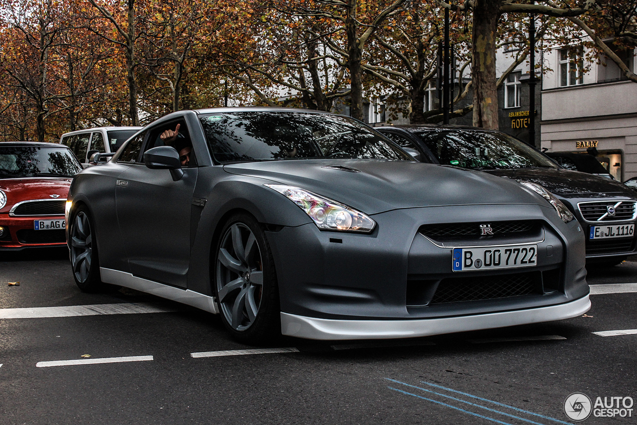 Nissan GT-R