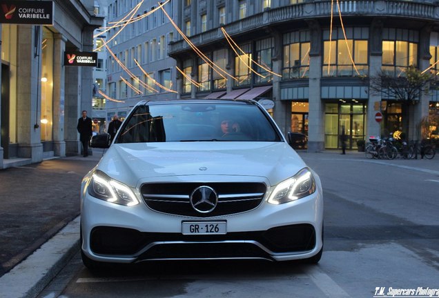 Mercedes-Benz E 63 AMG S W212