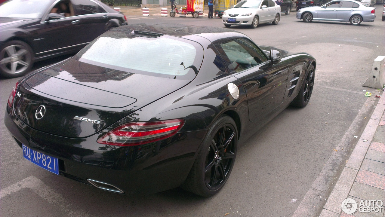 Mercedes-Benz SLS AMG