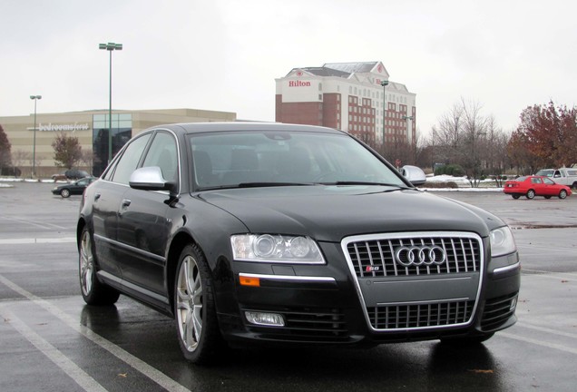 Audi S8 D3