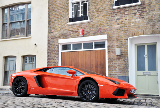 Lamborghini Aventador LP700-4