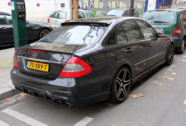 Mercedes-Benz E 63 AMG Wald Black Bison