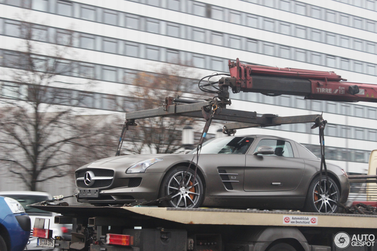 Mercedes-Benz SLS AMG