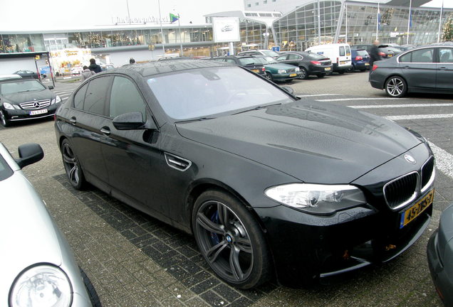 BMW M5 F10 2011