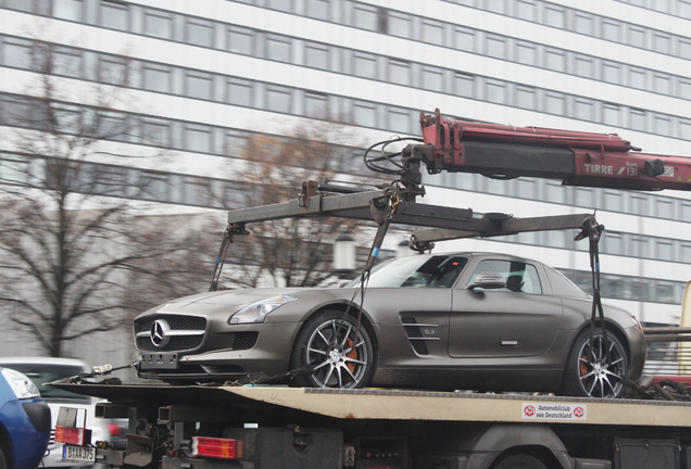 Mercedes-Benz SLS AMG