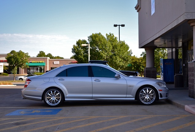 Mercedes-Benz S 63 AMG W221