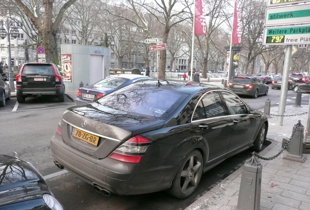 Mercedes-Benz S 65 AMG V221