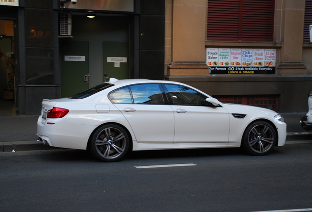 BMW M5 F10 2011