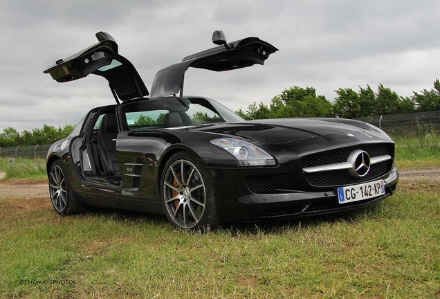 Mercedes-Benz SLS AMG