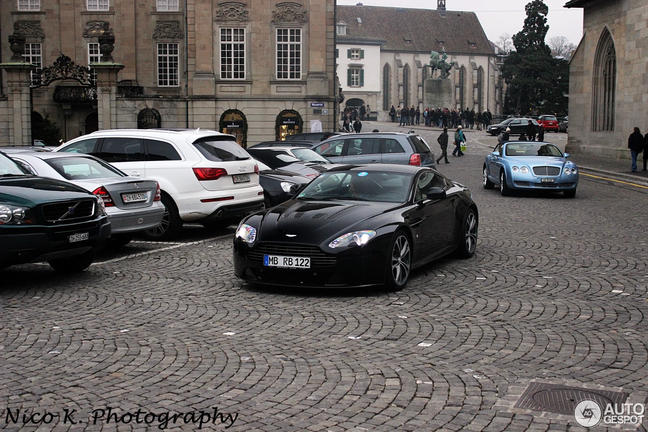 Aston Martin V12 Vantage