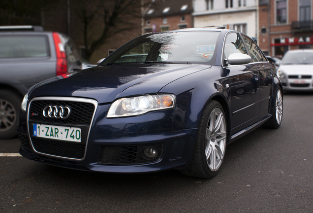 Audi RS4 Sedan