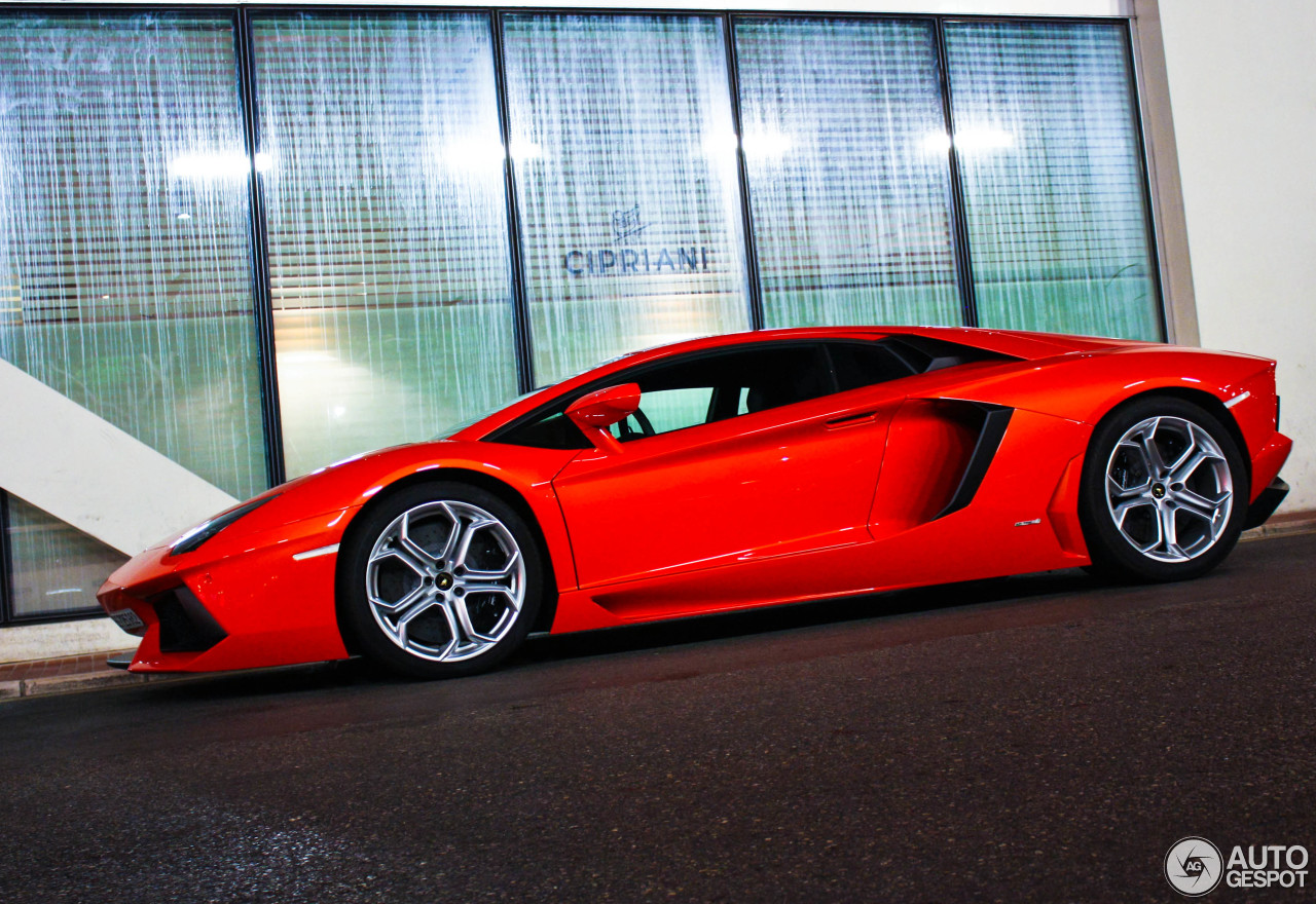 Lamborghini Aventador LP700-4