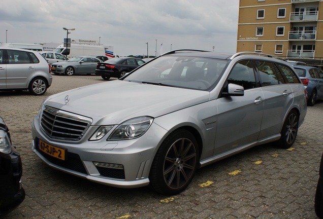 Mercedes-Benz E 63 AMG S212 V8 Biturbo