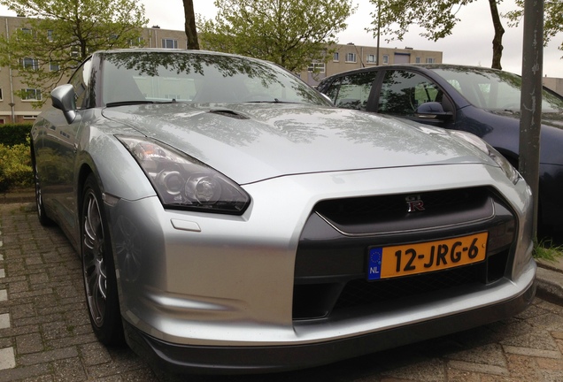 Nissan GT-R