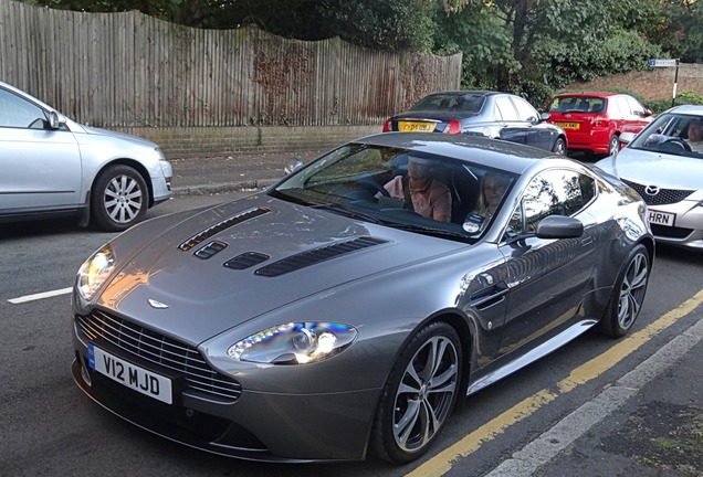 Aston Martin V12 Vantage